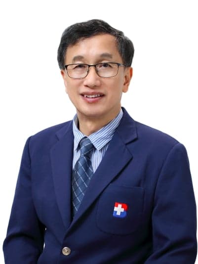 Dr. Dr. Sakpisid Nawasiri - Oncology specialist at Bangkok Hospital, Thailand